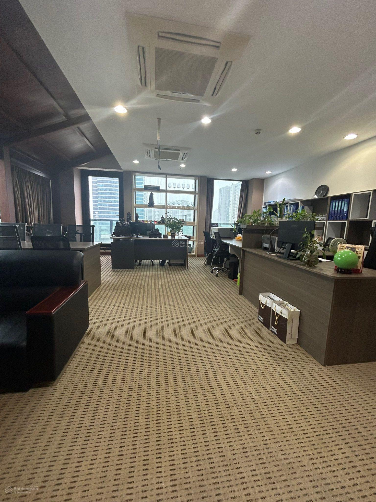 Văn phòng Trần Kim Xuyến Cầu Giấy 250m² giá 37.5 triệu - Vị trí trung tâm!