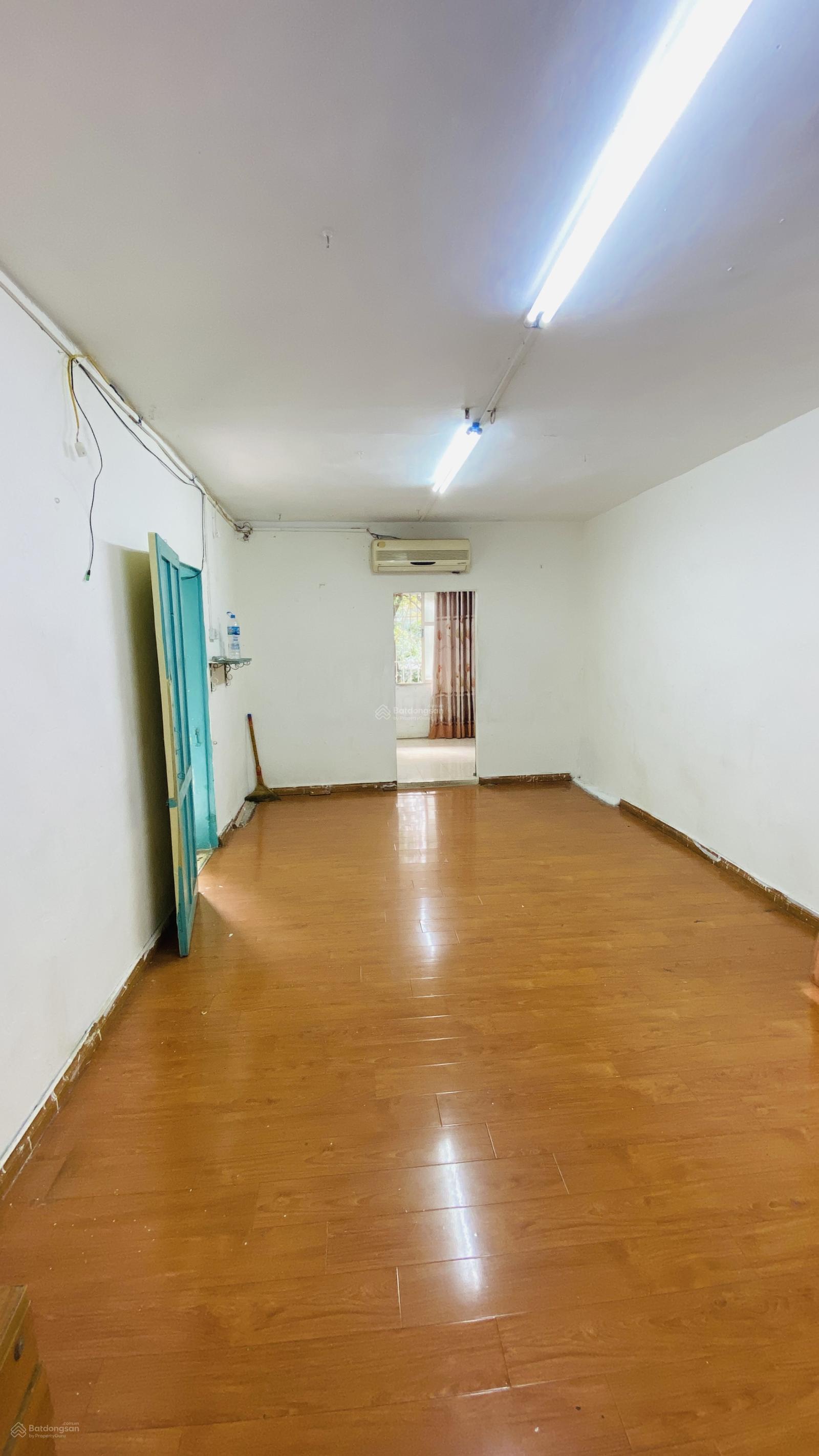 Thuê Căn Hộ Đặng Văn Ngữ 70m² 8.5 Triệu - Hướng Nam Mát Mẻ!