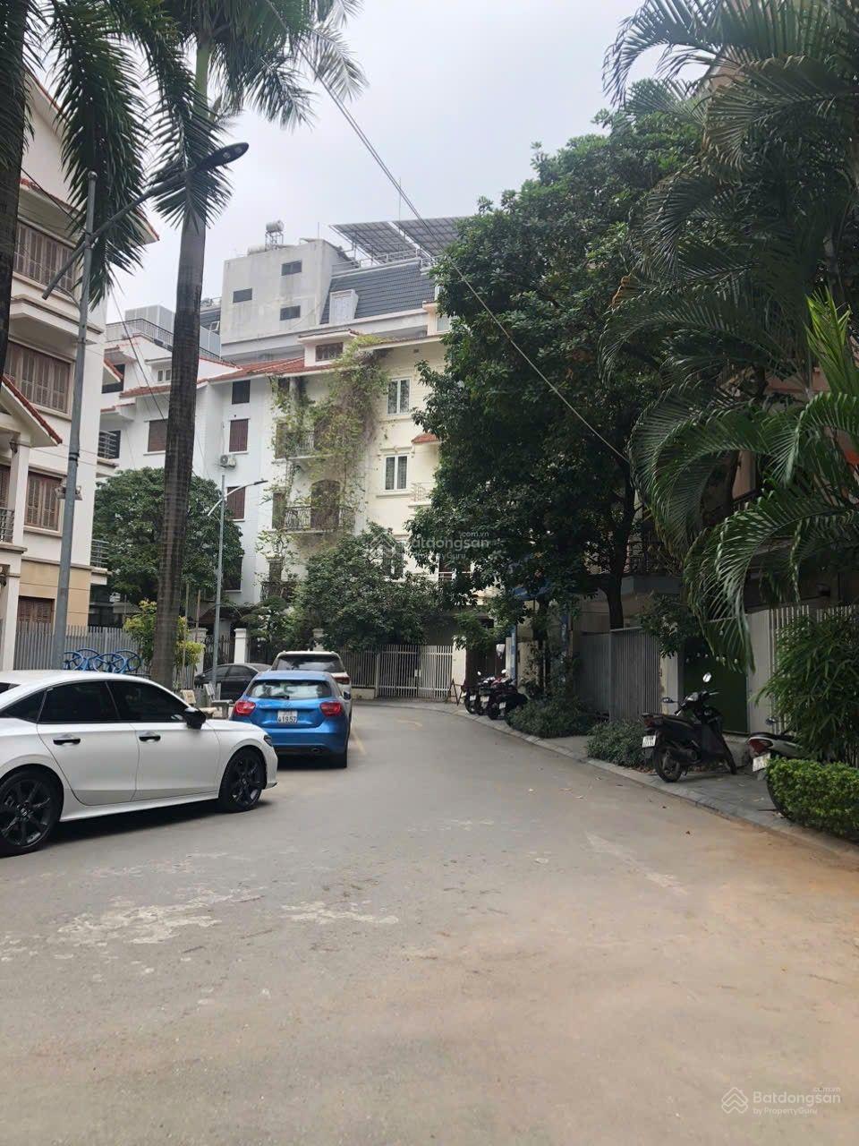 Văn phòng Xuân Thủy 110m² - Vị trí trung tâm, sẵn sàng làm việc!