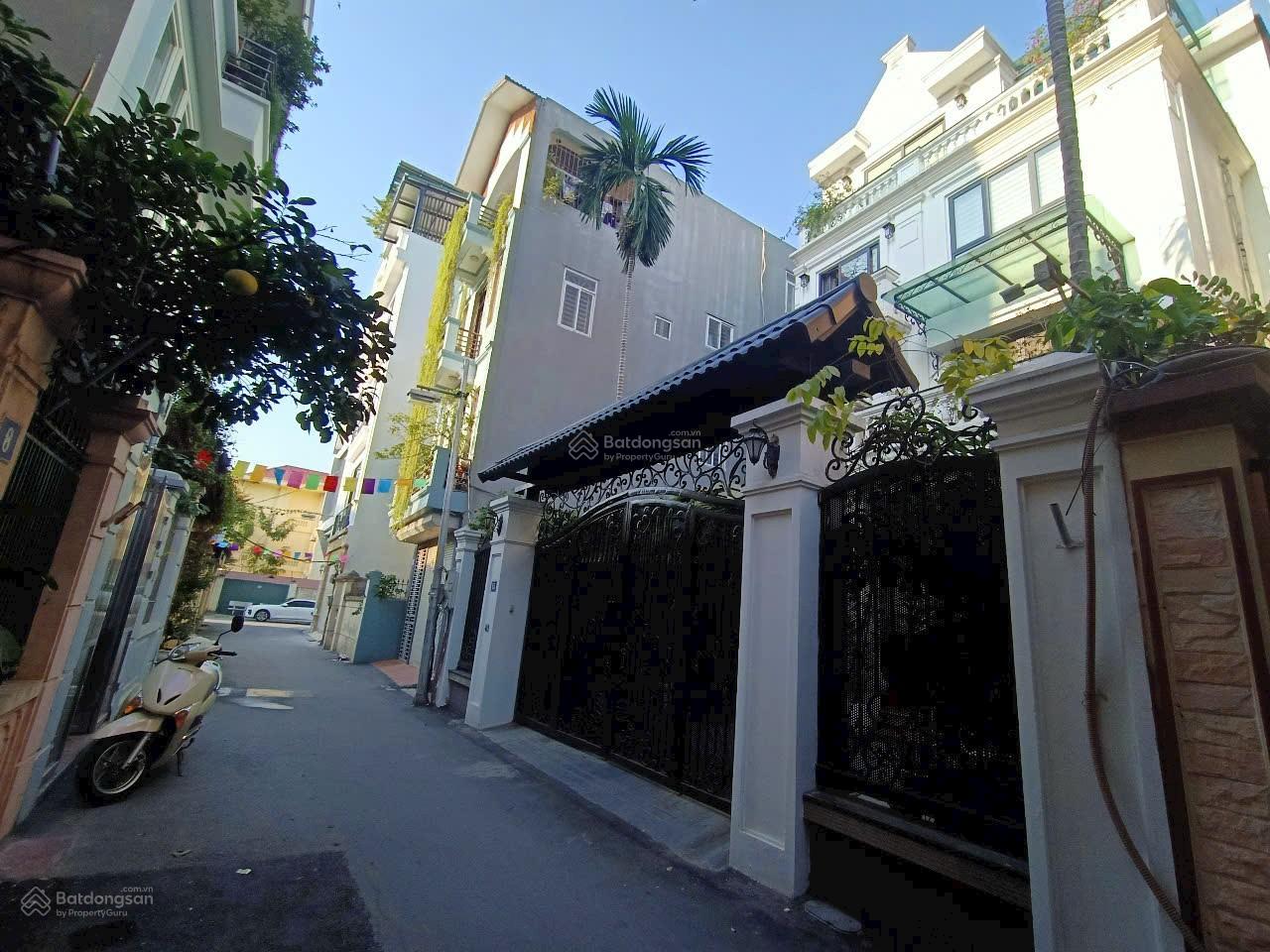 Bán nhà phố Hồng Tiến 80m² giá 17 tỷ - Vị trí đẹp hiếm có!