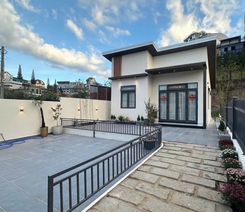 Cho thuê nhà nguyên căn Đà Lạt - 200m² - Cách Quảng trường 900m