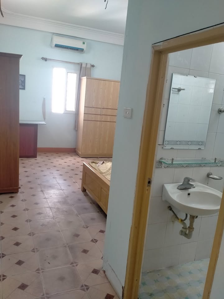 Cho thuê phòng Tứ Liên Tây Hồ 20m² giá 2.8 triệu - Full nội thất!