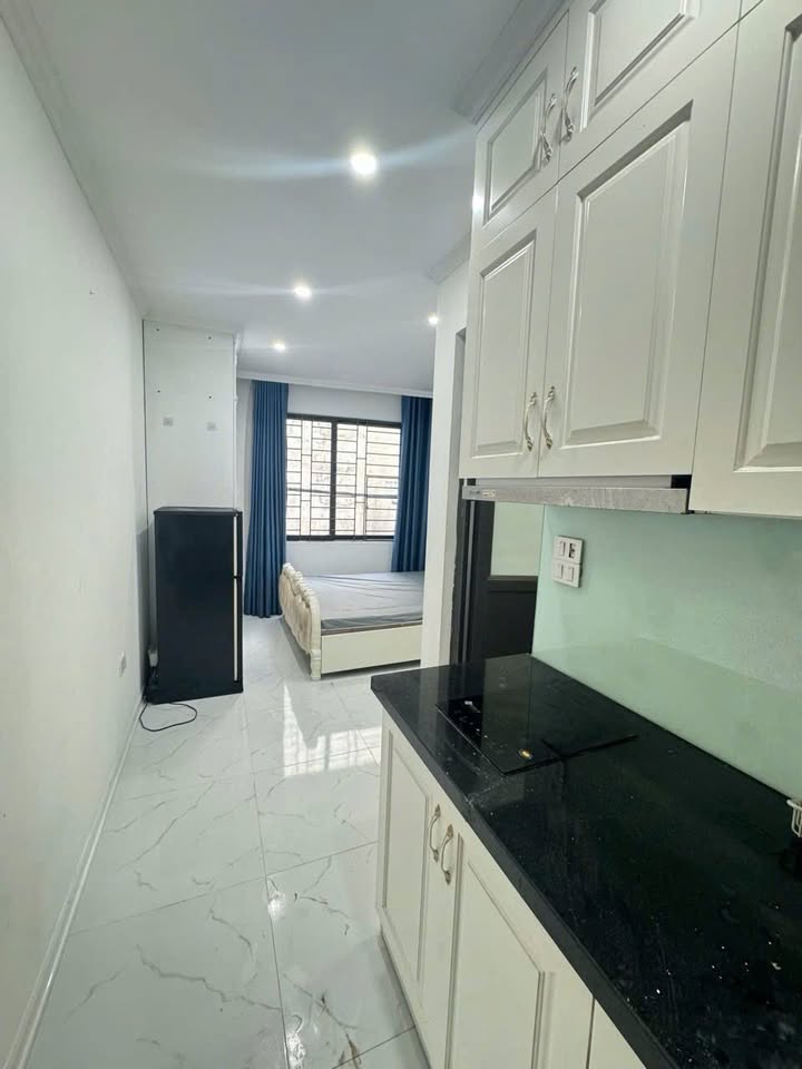 Cho thuê phòng MẶT PHỐ Quan Hoa, Cầu Giấy - Full nội thất, ô tô đỗ cửa