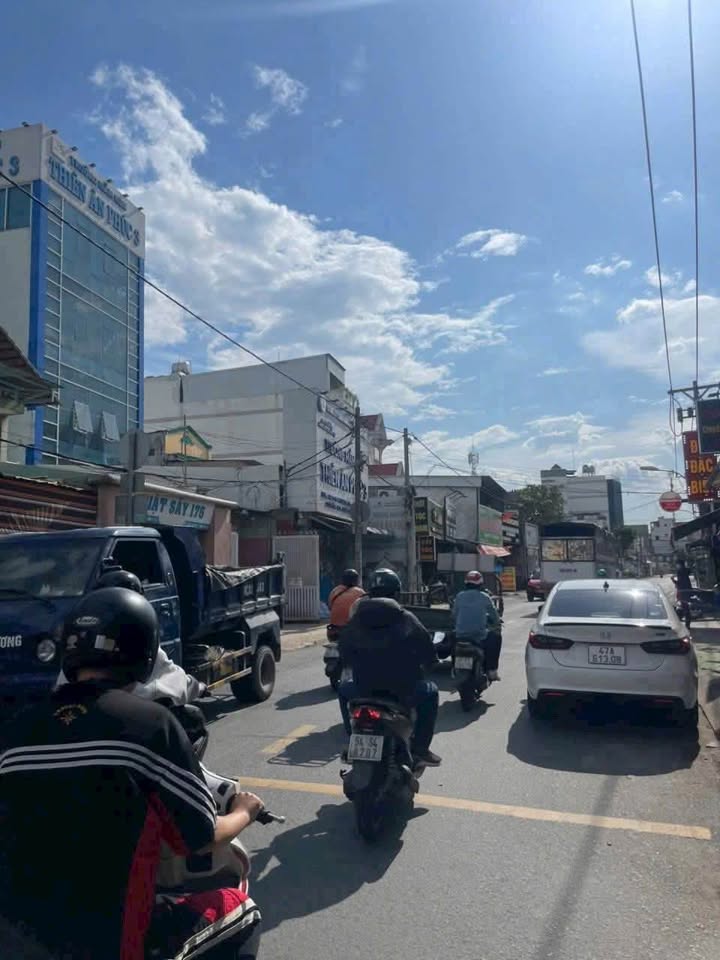 Nhà Mặt Tiền Tây Hòa, Thủ Đức - 111m², 6PN, Giá 23.9 Tỷ TL