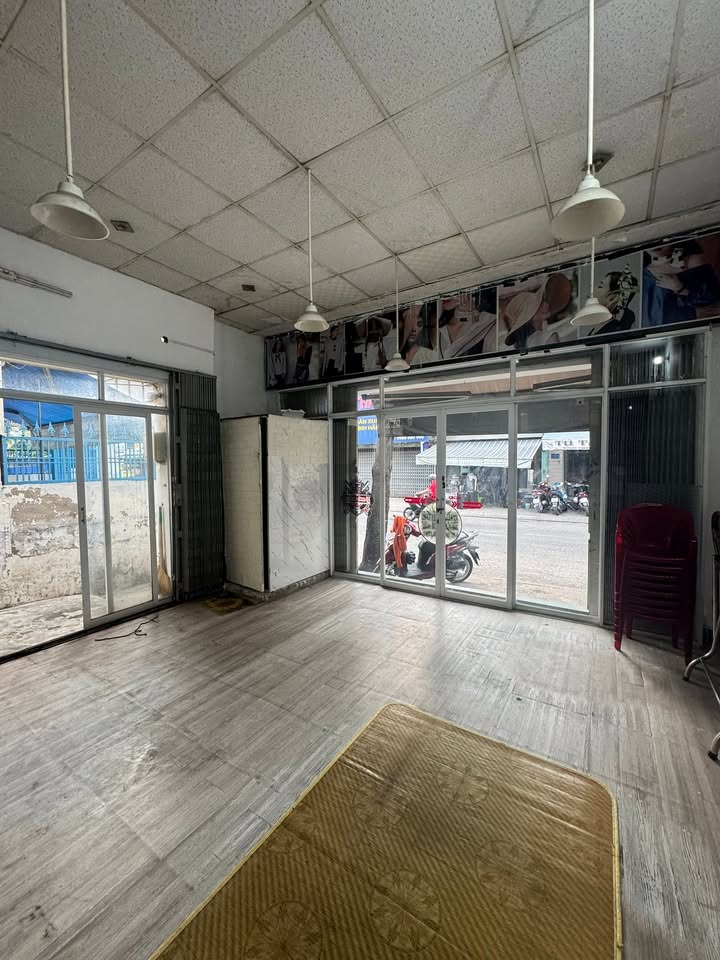 Mặt bằng Nguyễn Suý, Tân Phú 30m² giá 7 triệu - Mặt tiền kinh doanh!