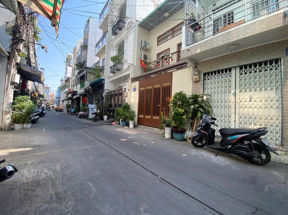 Nhà hẻm KDC Tên Lửa 50m² - Vị trí đẹp, sát chợ, chỉ 4.75 tỷ