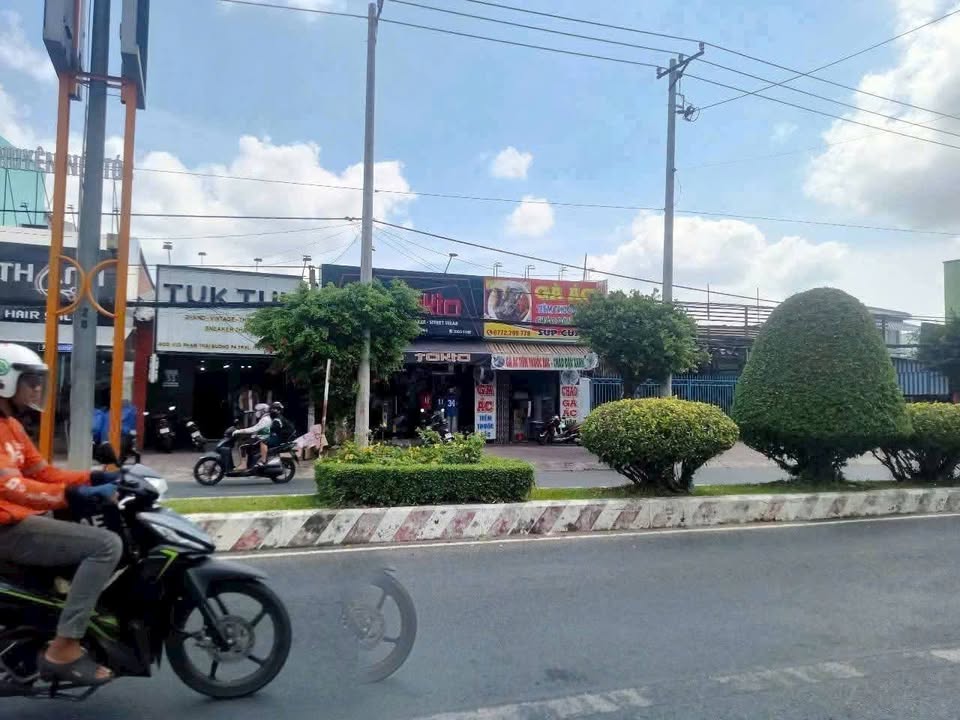 Nhà Mặt Tiền Phạm Thái Bường, Vĩnh Long - 193m² - Kinh doanh Đắc Lộc