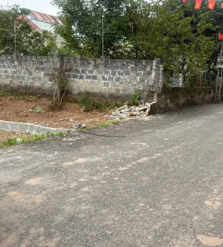 Đất nền Thôn 4 Phù Vân 95m² giá 1.6 tỷ - Sổ đỏ chính chủ!