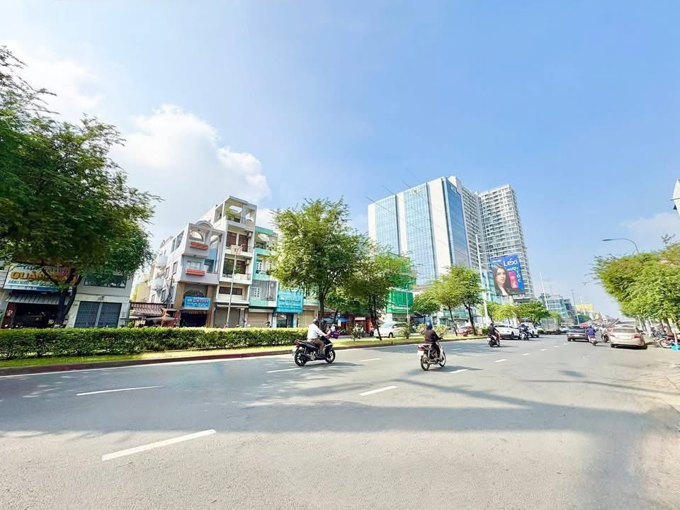 Nhà Phố MTKD Hồng Bàng, Quận 6 - 66m² chỉ 22 Tỷ - Mặt tiền kinh doanh đỉnh cao!