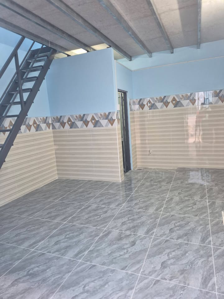 Cho thuê nhà 2 tầng hẻm xe hơi Thạch Lam, Q.10 - 3.5 Triệu/Tháng