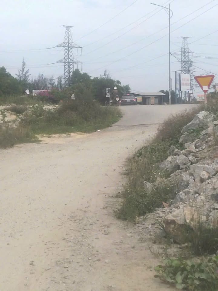 Đất Nền 150m² Hướng Nam Gần Cầu Mới Bình Chánh, Quảng Ngãi - Giá 6xx Triệu