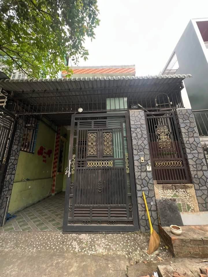 Nhà 1 Trệt 1 Lầu 100m² Ngay Big C Dĩ An - Giá 10 Triệu, Sẵn Sàng Kinh Doanh