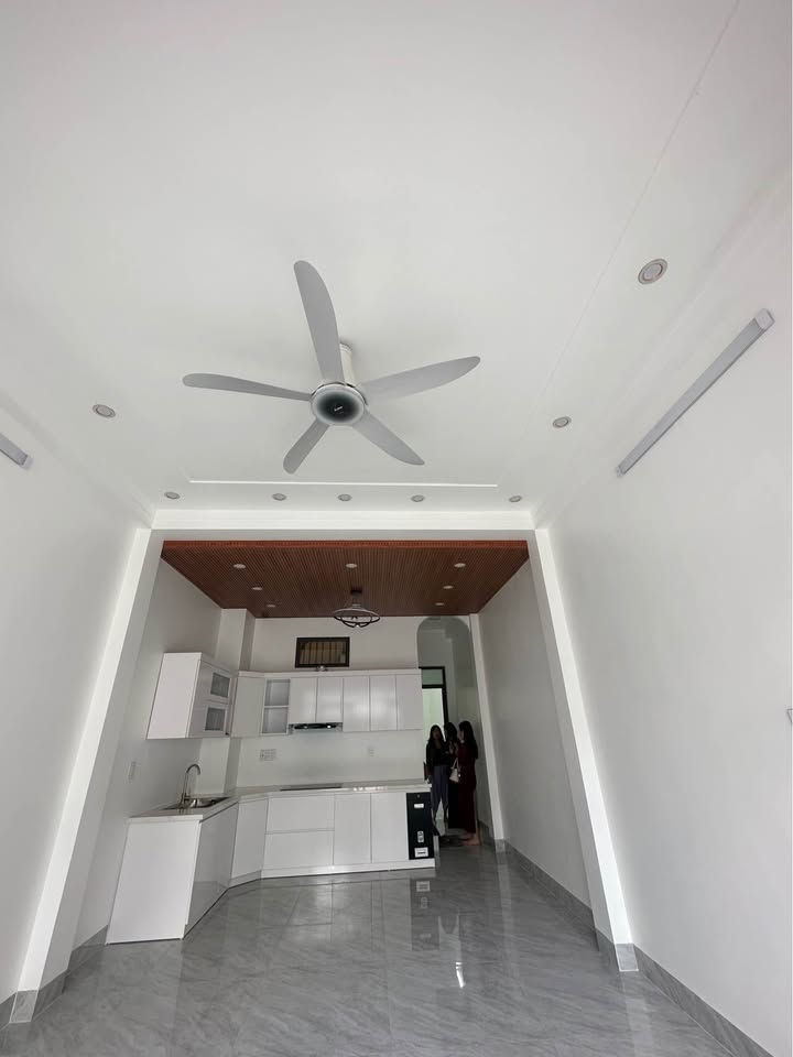 Nhà 3 Tầng Mặt Tiền Lê Đức Thọ, Sơn La - 72m² Sổ Đỏ Full Thổ Cư