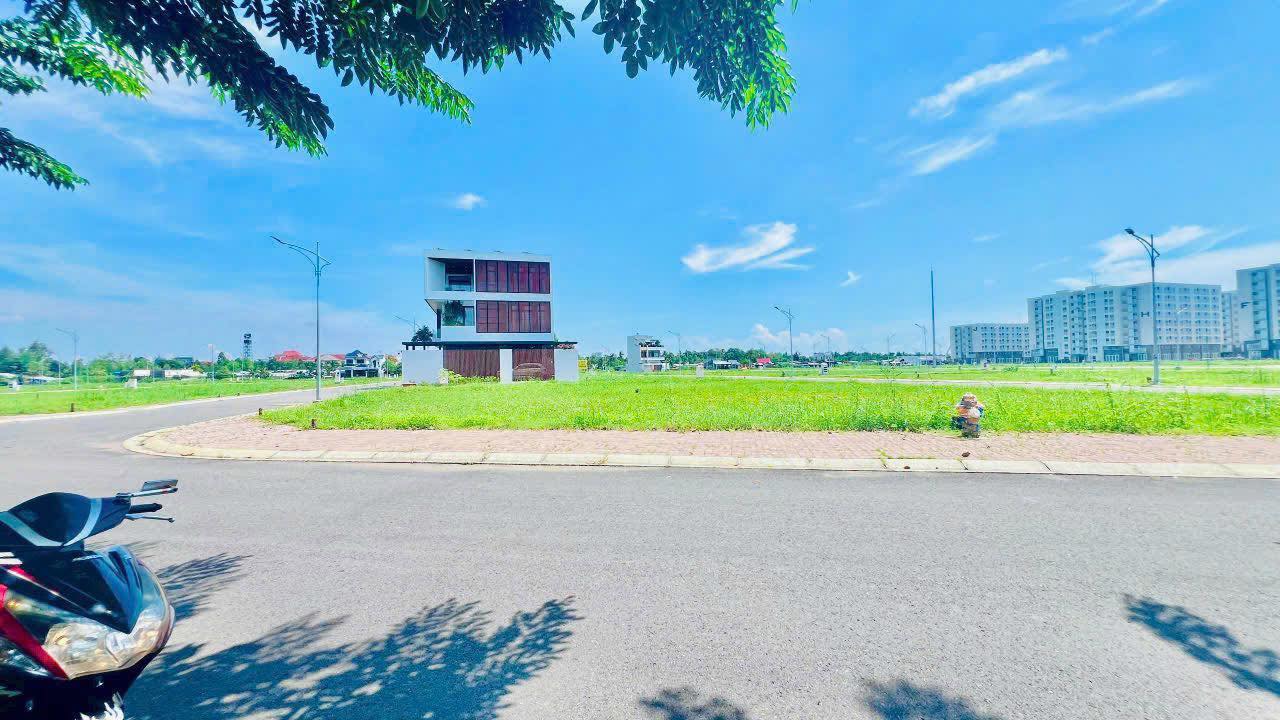 Đất nền Biệt thự Nam Long 2 Cần Thơ 225m² - View hồ, Sổ đỏ sẵn!