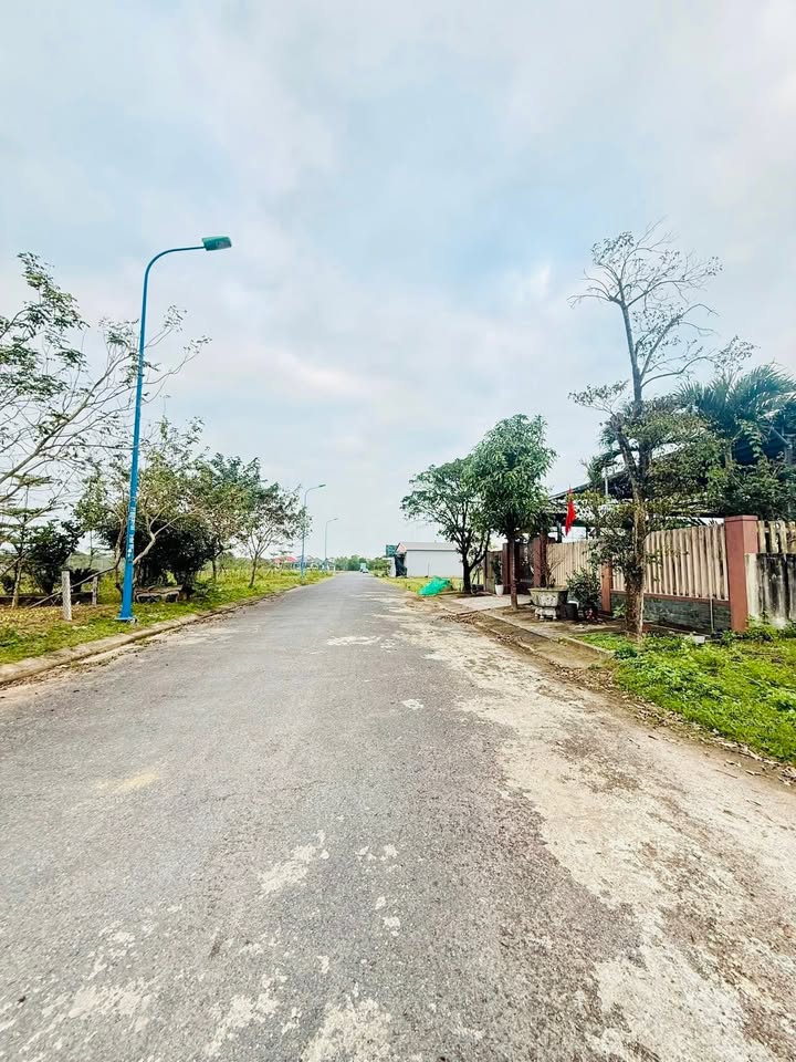 Nhà Mặt Tiền Tố Hữu, Đồng Hới, Quảng Bình 229m² - Mặt tiền kinh doanh đắc địa!