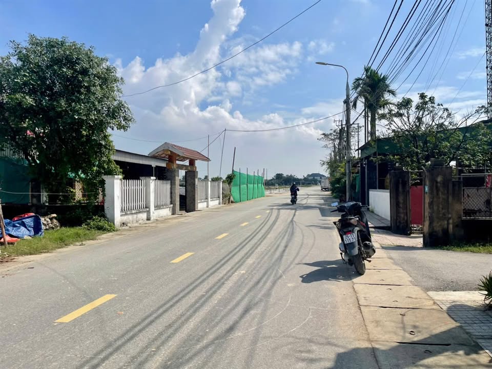 Đất nền Đặng Tất, TP Hà Tĩnh 120m² - Đường to ô tô