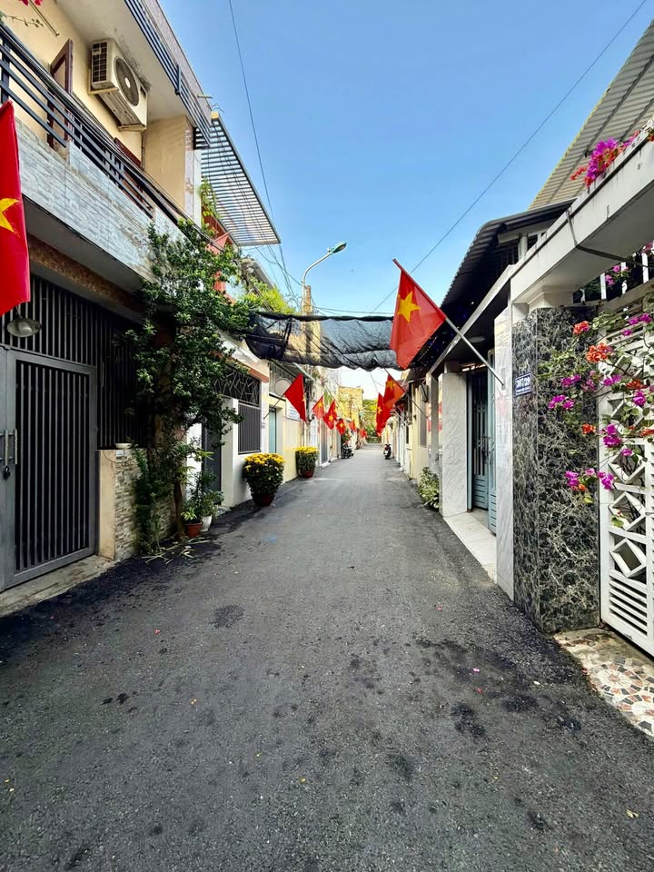 Bán nhà Phường Nguyễn Nghiêm 68m² giá 2.09 tỷ - Ô tô vào tận nhà!