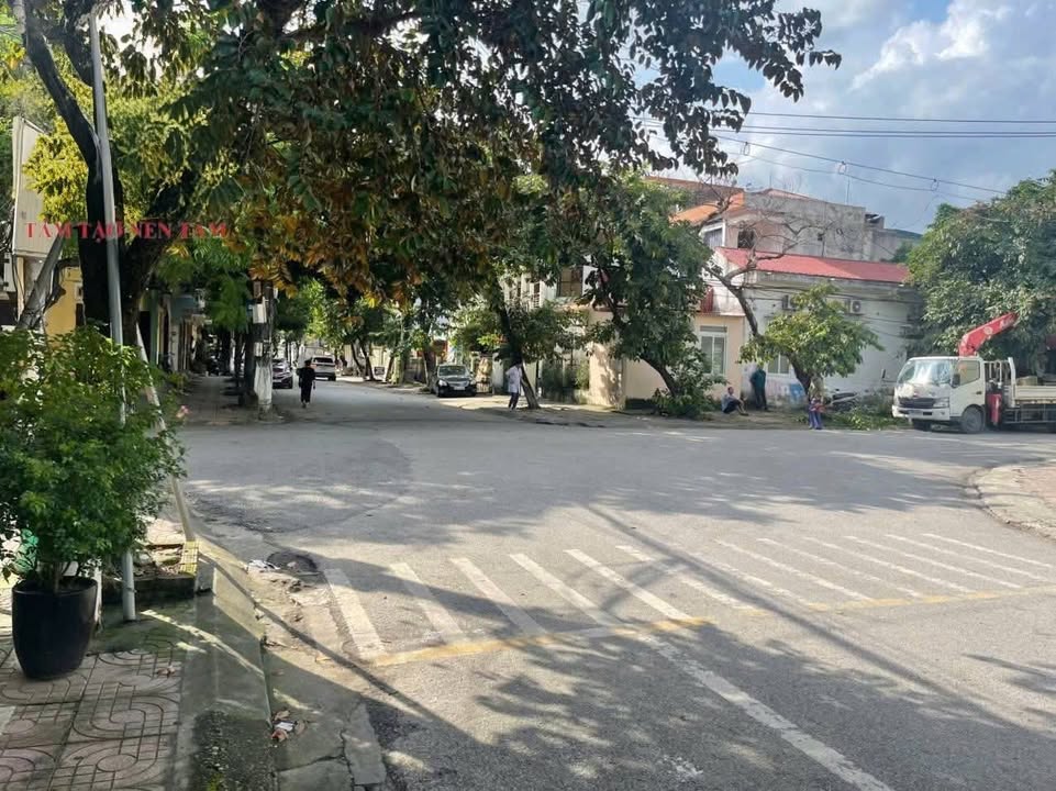 Đất nền Hoa Lư 100m² giá 5 tỷ - Sổ đỏ chính chủ!