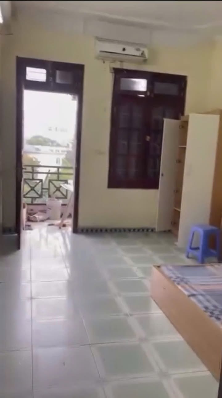 Cho thuê phòng 25m² mặt phố Nguyễn Khánh Toàn, Cầu Giấy - Giá 3 triệu/tháng