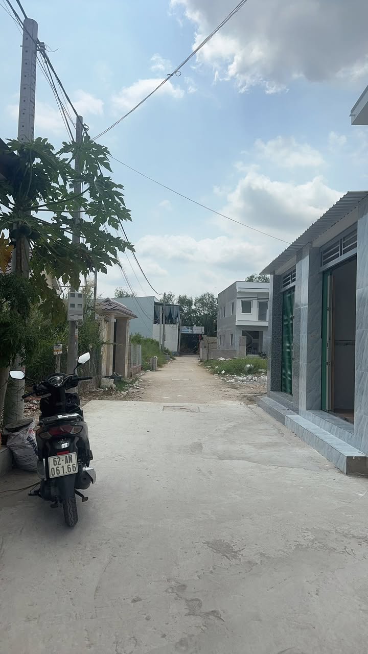 Nhà 2 Lầu Hẻm Xe Hơi Xã Long Hậu, Cần Giuộc - 950 Triệu