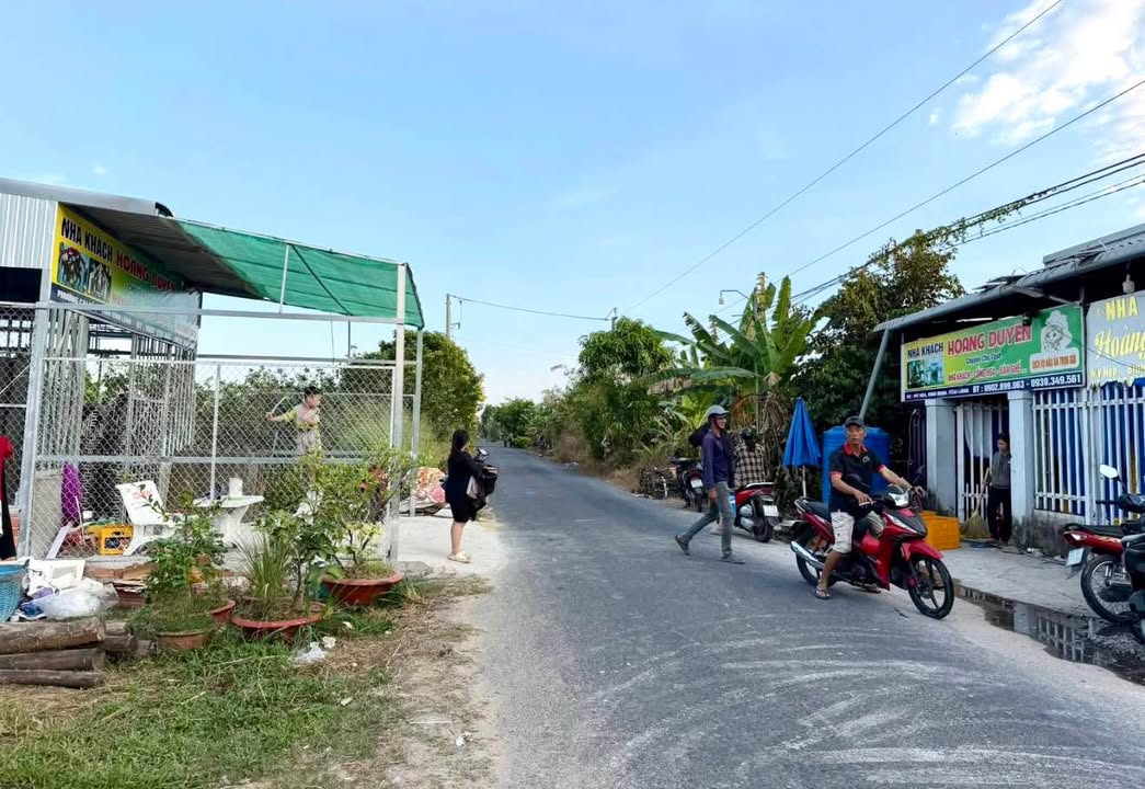 Nhà Mặt Tiền Lộ Nhựa 52m² - Kinh Doanh Sầm Uất Xã Mỹ Hòa, Vĩnh Long