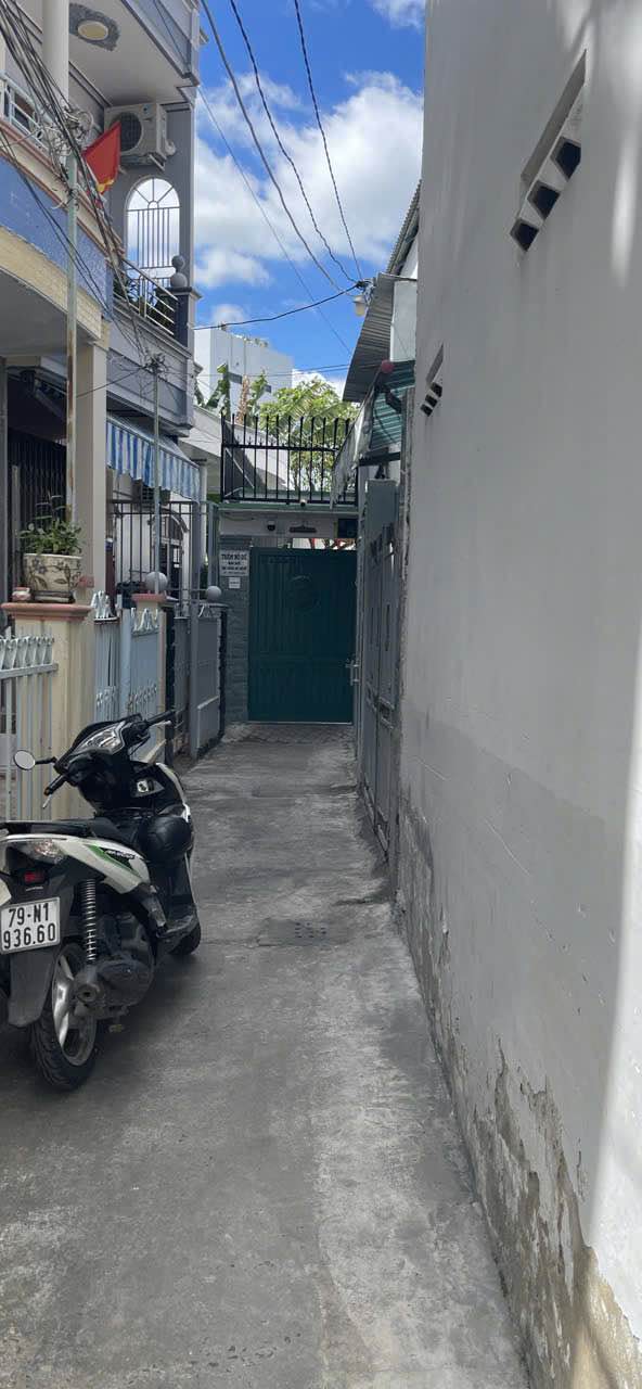 Nhà Nguyên Căn 120m² 3 Lầu Full Nội Thất - Ngay Trung Tâm Nha Trang