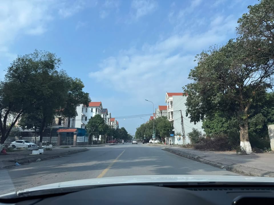 Bán Đất Mặt Tiền Nguyễn Quyền, TP. Bắc Ninh - 144m² - Hướng Đông Nam