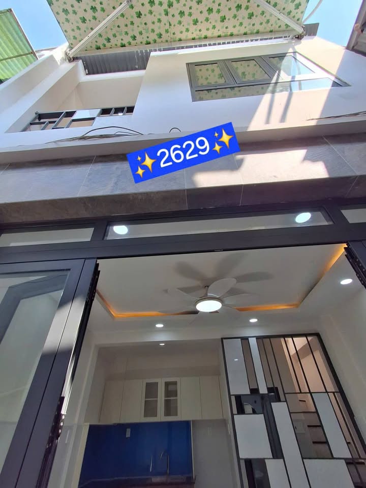 Bán nhà Quận 8 đường Ba Đình 18m² giá 2.75 tỷ - Sổ hồng riêng!