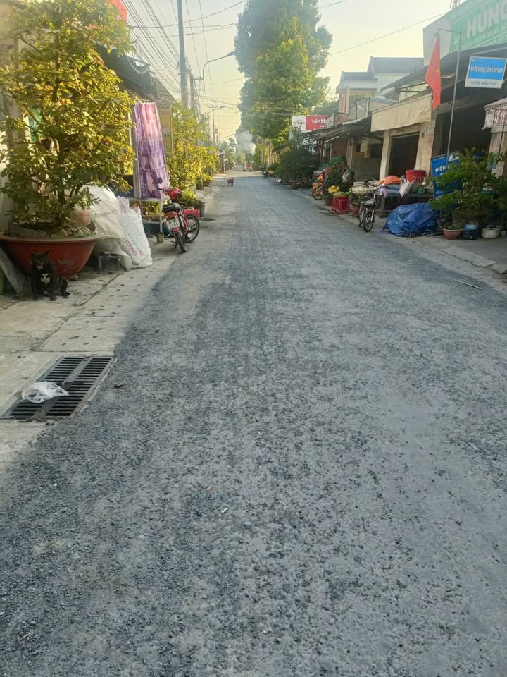 Nhà Phố Xã Châu Bình, Giồng Trôm 77m² - Mặt tiền kinh doanh đắc địa!