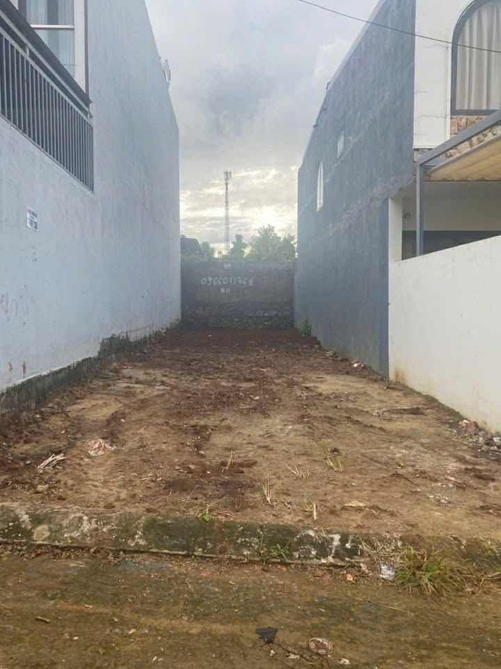 Đất nền 100m² Y Moan BMT - Sổ đỏ chính chủ, giá tốt 2.35 tỷ