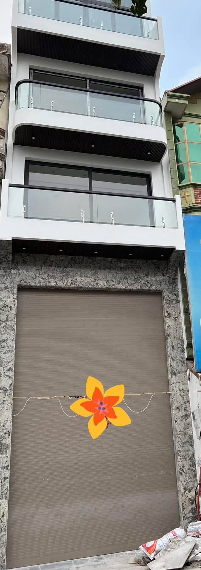 Nhà 5 tầng Bồ Đề, Long Biên 35m² - Lô góc thoáng, ô tô tránh