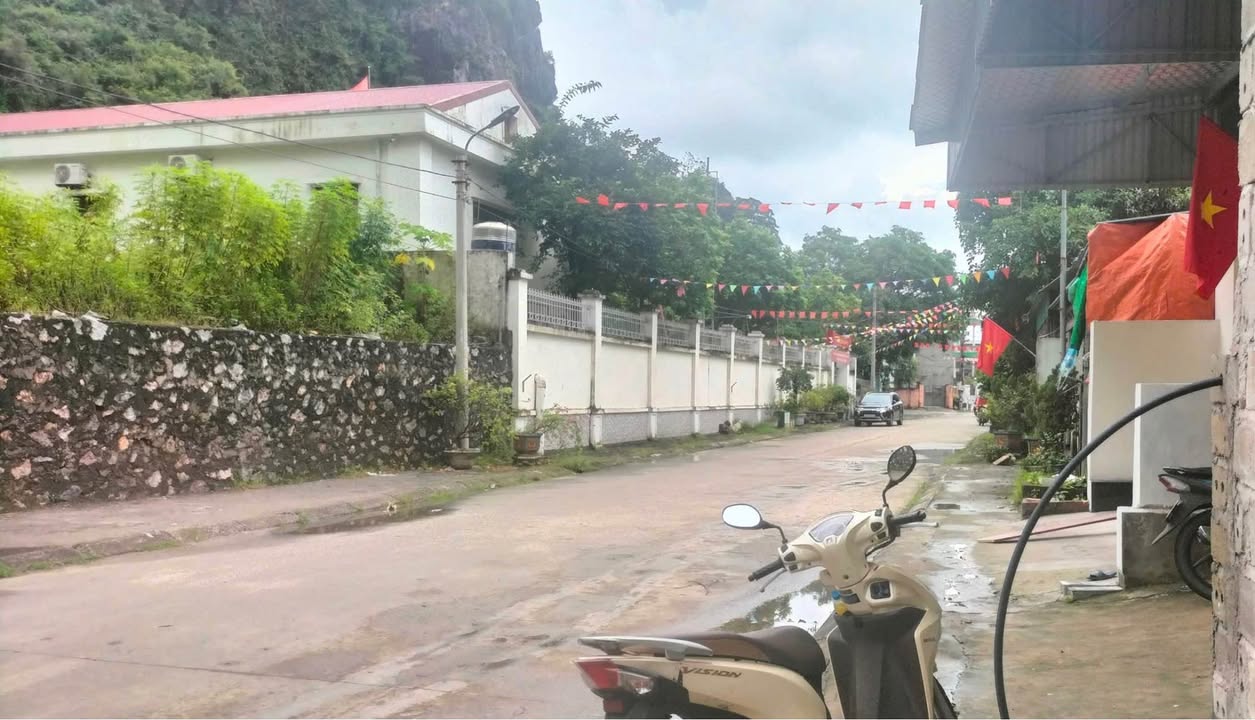 Bán đất tặng nhà cấp 4 Quang Hanh 120m² - Ngõ ô tô tránh, kinh doanh tốt