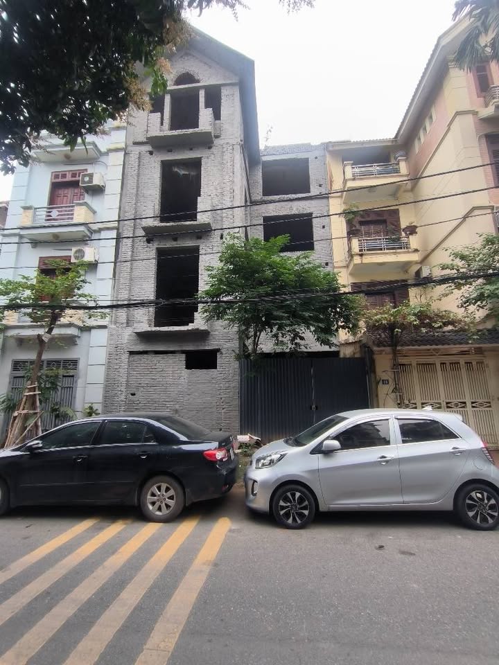 Nhà phân lô Bồ Đề, Long Biên 80m² - Vị trí đẹp, sổ đỏ sẵn sàng!