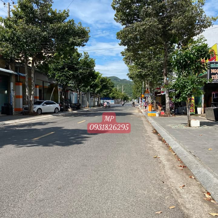 Nhà Phố Mặt Tiền Trần Hưng Đạo Long Hải 16 Tỷ - Đầu Tư Sinh Lời Ngay!