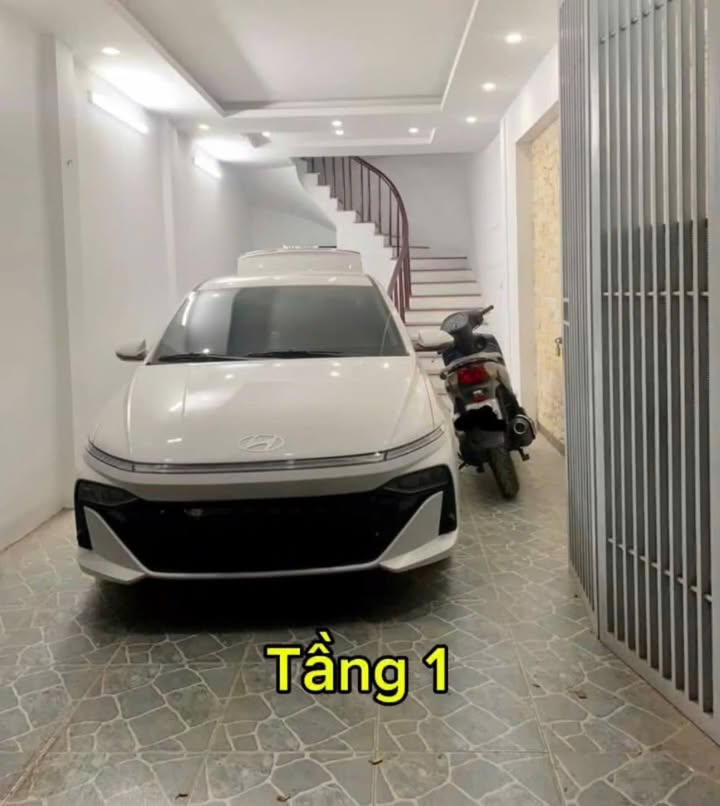 Nhà Riêng Lạc Long Quân, Tây Hồ 45m² - Ô tô vào tận nhà, mới xây!