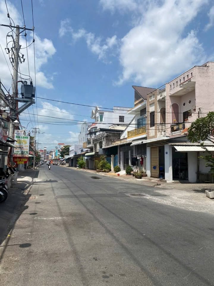 Nhà Mặt Tiền Nguyễn Đình Chiểu, Sóc Trăng - Ngang 8m, 248m² - Giá Thỏa Thuận