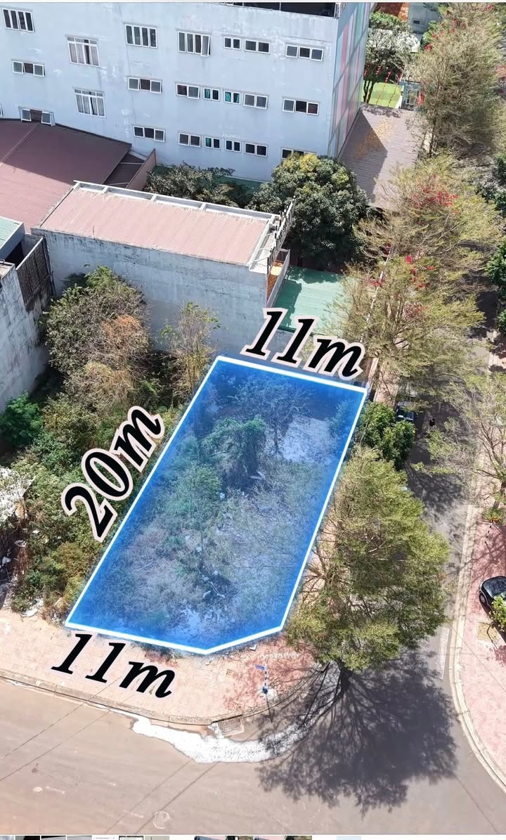 Lô góc Đất nền Buôn Ma Thuột 220m² - Tiềm năng tăng giá, sổ đỏ sẵn sàng!