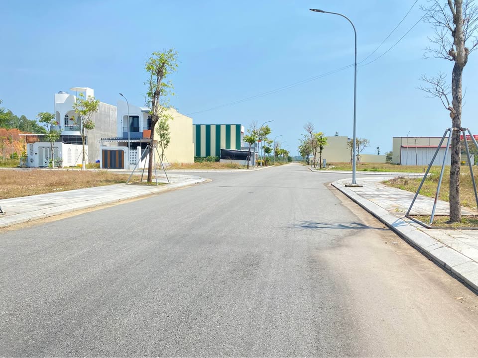 Đất nền TP Quảng Ngãi 100m² - Sổ hồng, tiềm năng tăng giá!