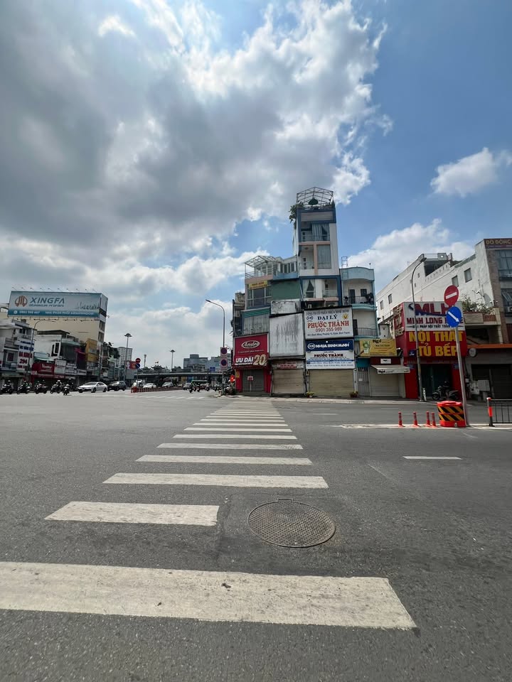 Nhà Mặt Tiền Kinh Doanh Bạch Đằng, Bình Thạnh - 30m², 4 Tầng, 11.9 Tỷ TL