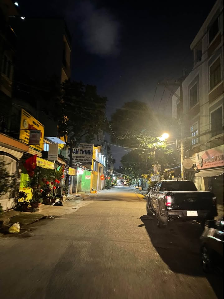 Nhà Hẻm Xe Hơi Âu Cơ, Bình Tân - 40m² 4 Tầng Full Nội Thất, Giá 6.9 Tỷ