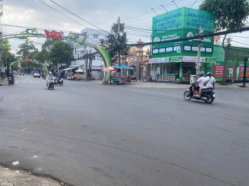 Mặt tiền Trần Phú Trà Vinh 360m² - Kinh doanh đắc lợi, sổ đỏ sẵn sàng