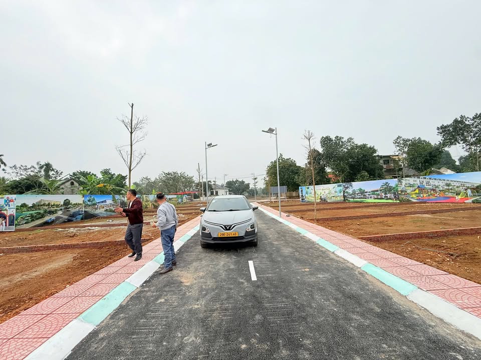 Đất Nền Sơn Tây 100m² - Sổ đỏ chính chủ, nở hậu đẹp!