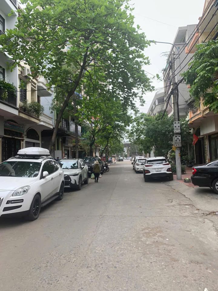 Nhà Mặt Tiền Kinh Doanh 60m², 5 Tầng Thang Máy, Phường Hồng Gai, Hạ Long - Giá 8 Tỷ