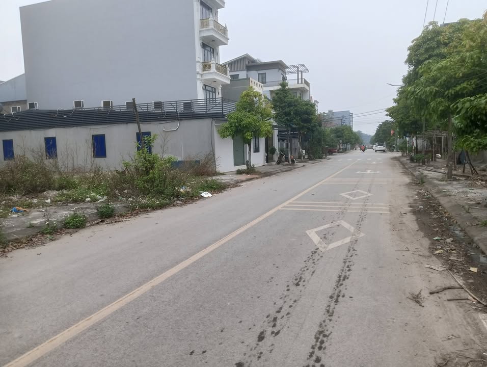 Đất nền Vĩnh Tường 139m² giá 4 tỷ - Vị trí đẹp, sổ đỏ sẵn