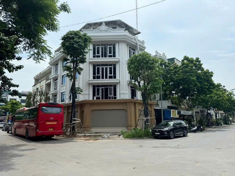 Nhà 5 tầng Văn Phú Hà Đông 175m² - Ô tô vào tận nhà