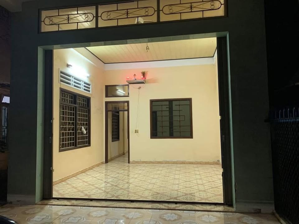 Nhà Nguyên Căn Mặt Tiền Nguyễn Huệ Vĩnh Thạnh - 3PN Sẵn Sàng Ở Ngay