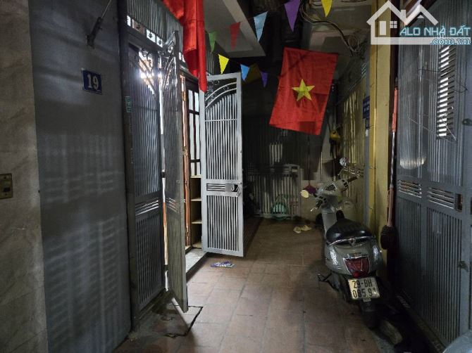 Nhà 4 Tầng Đông Thiên Hoàng Mai - 5 Tỷ, Sổ Đỏ, Gần Cầu Vĩnh Tuy