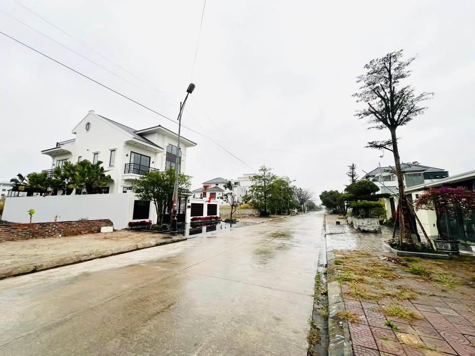 Biệt thự Bãi Cháy, Hạ Long 250m² - Giá tốt hiếm có!