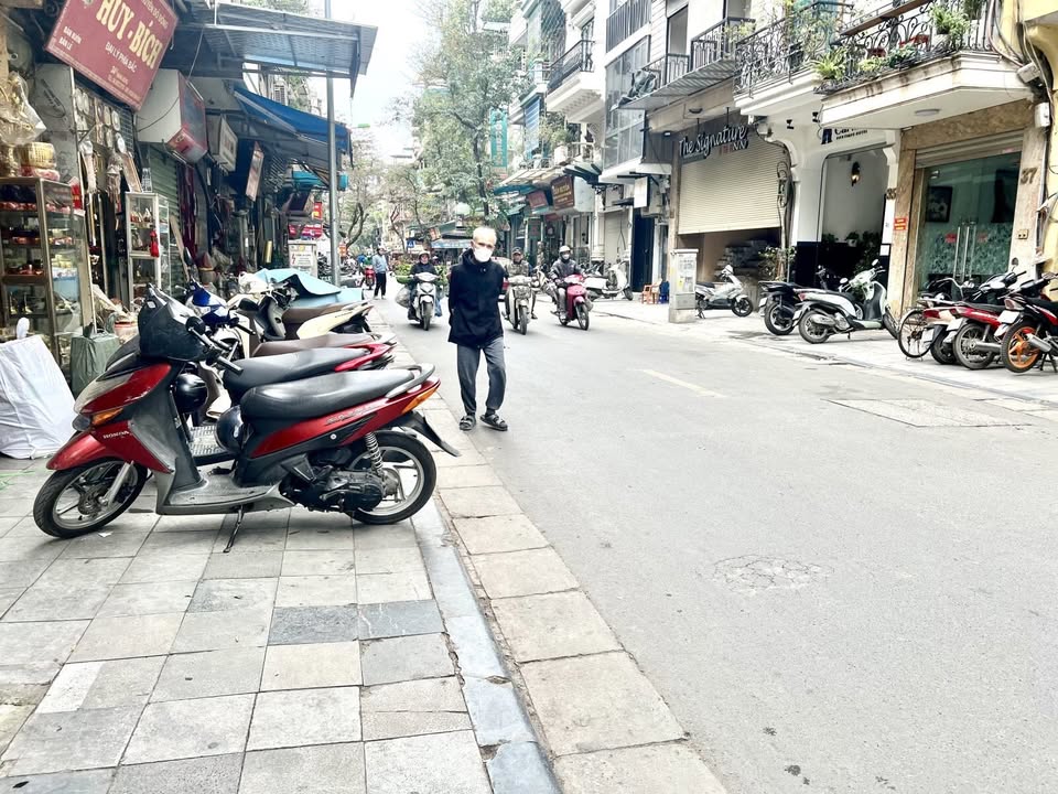 Khách sạn 6 tầng mặt phố Hàng Đồng, Hoàn Kiếm - Dòng tiền 250 triệu/tháng