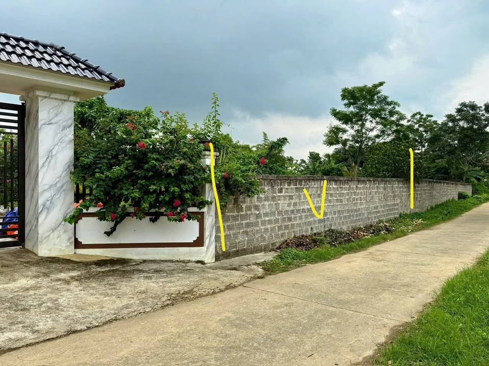 Đất nền Ngọc Lương Yên Thủy 435m² giá 999 triệu - Sổ đỏ chính chủ!